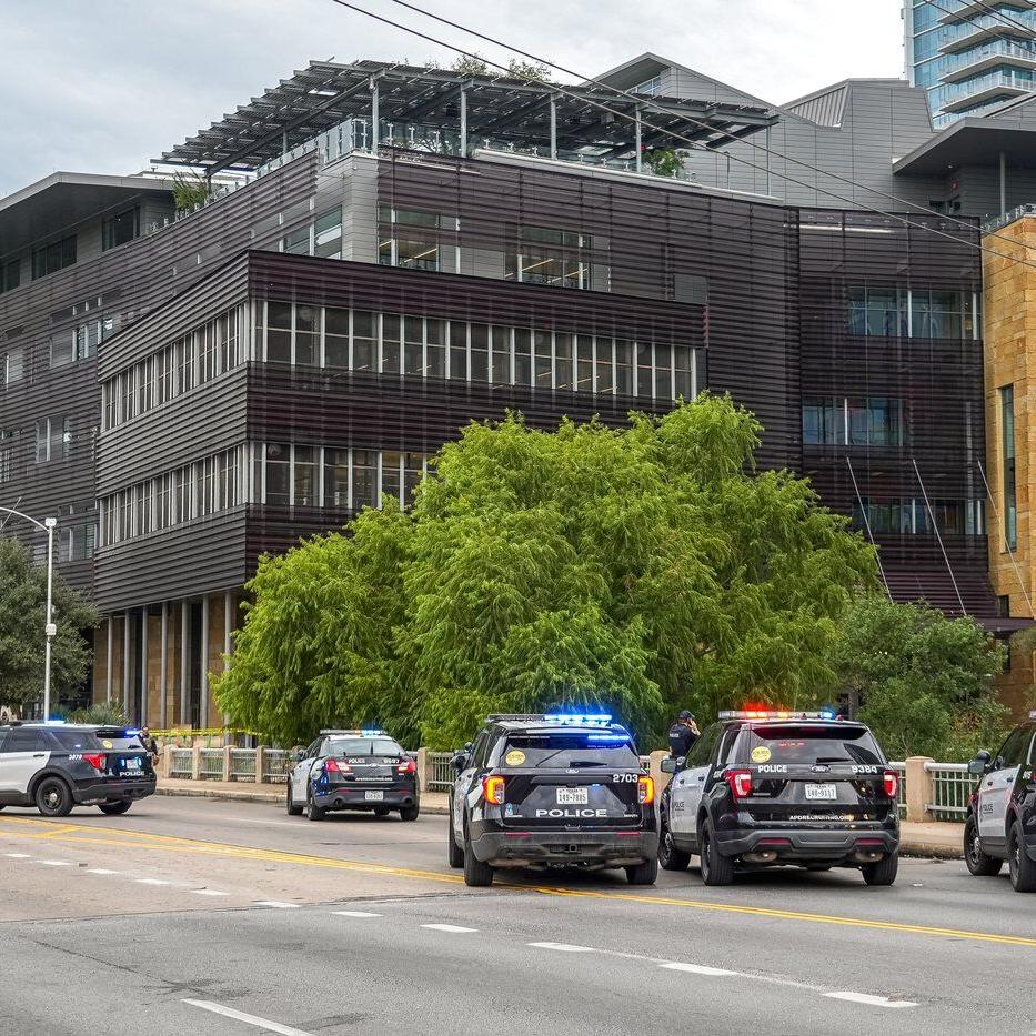 One injured and suspect arrested in Texas library shooting